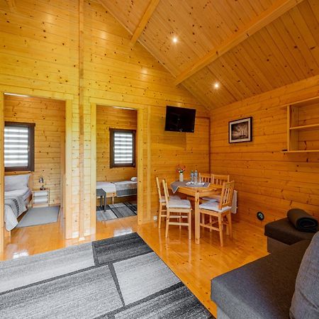 Holiday Homes, 尤斯托尼莫斯基 外观 照片