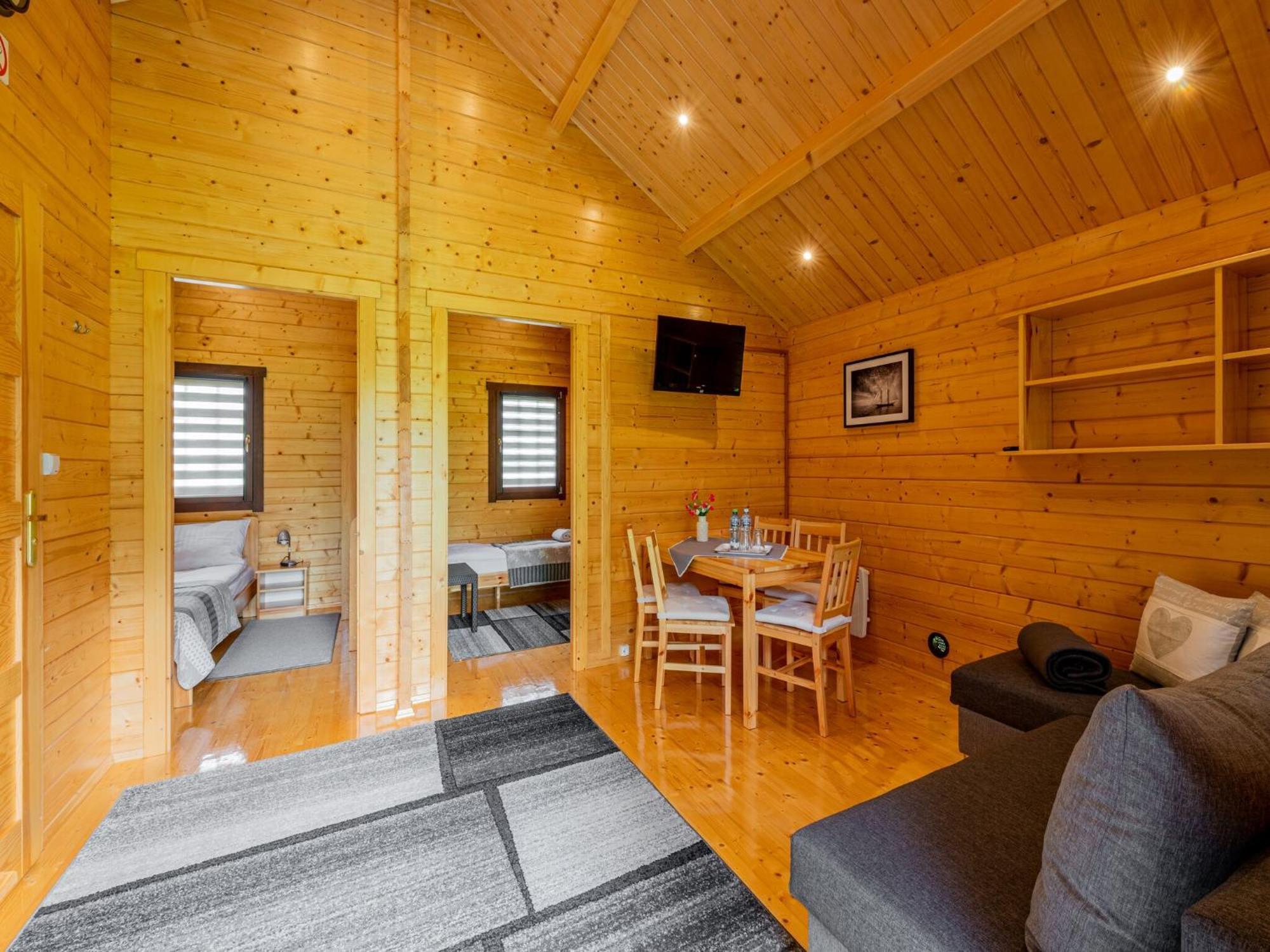 Holiday Homes, 尤斯托尼莫斯基 外观 照片